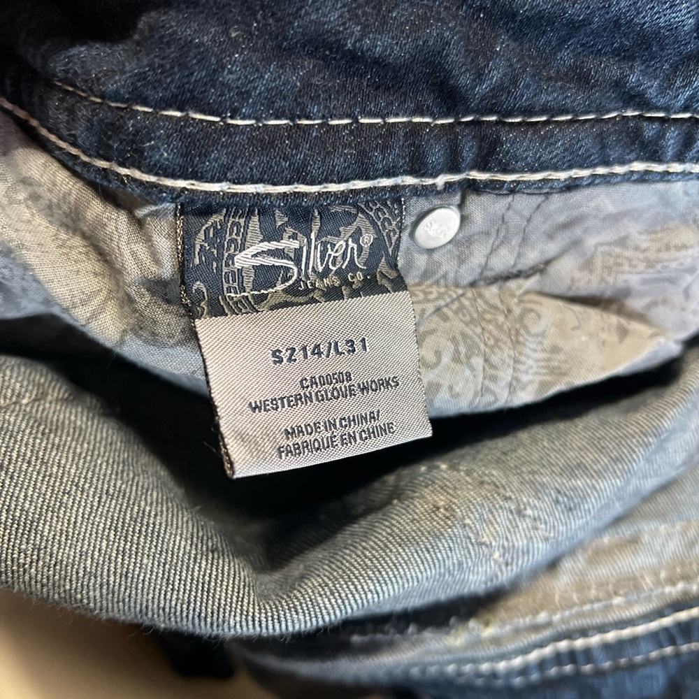 Women's Distressed Blue Jeans - Picture 3 of 4